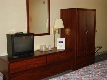 Eastwood Inn Motley Екстериор снимка