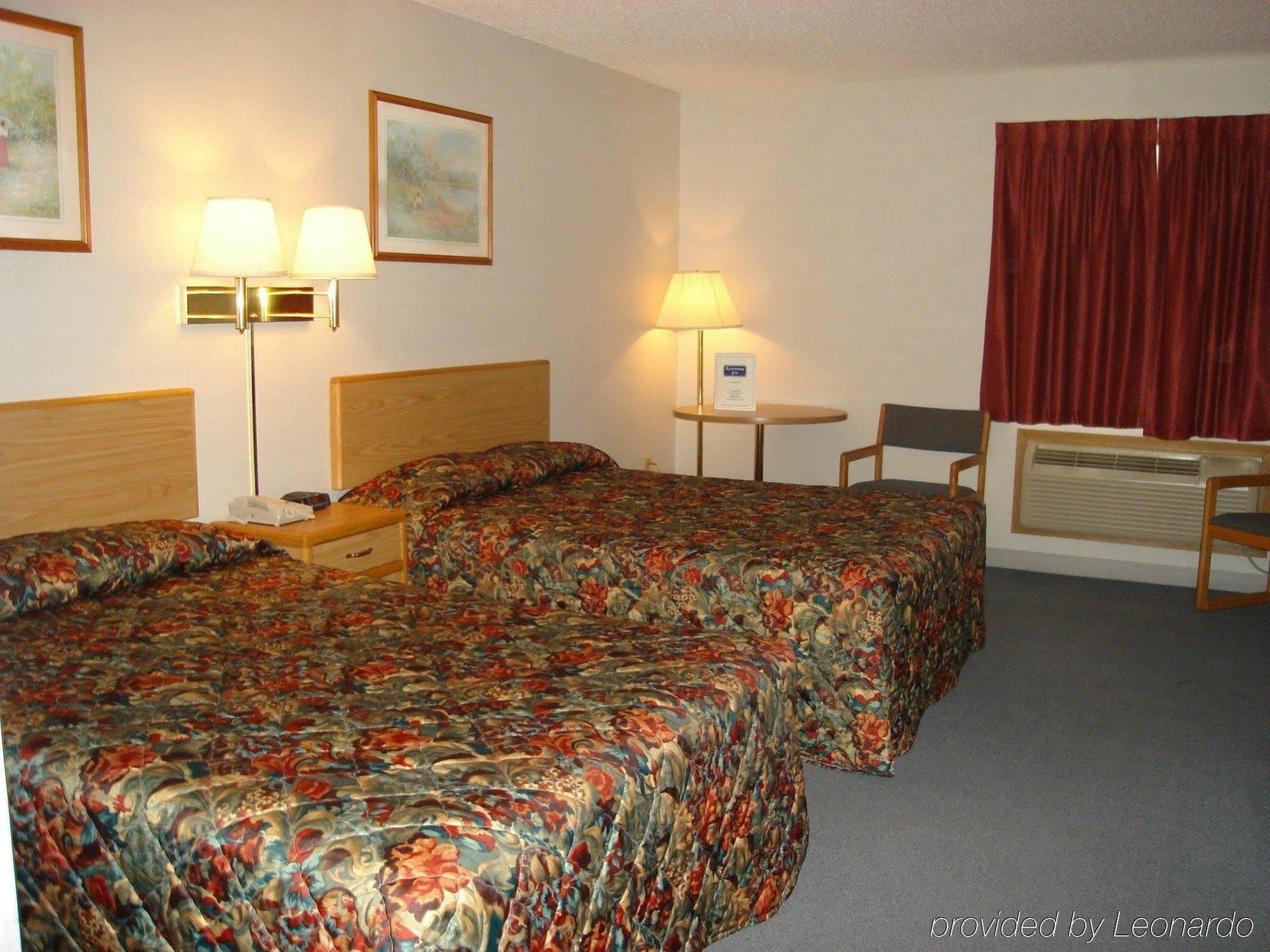 Eastwood Inn Motley Екстериор снимка